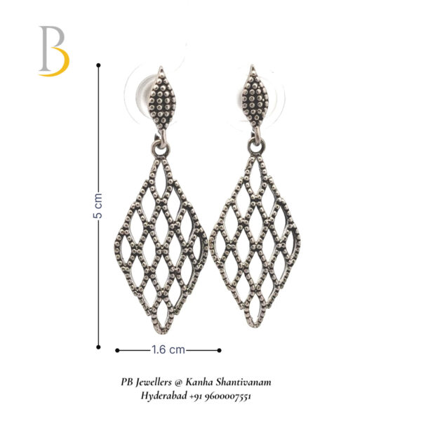 Elegant Silver Diamond-Shaped Earrings