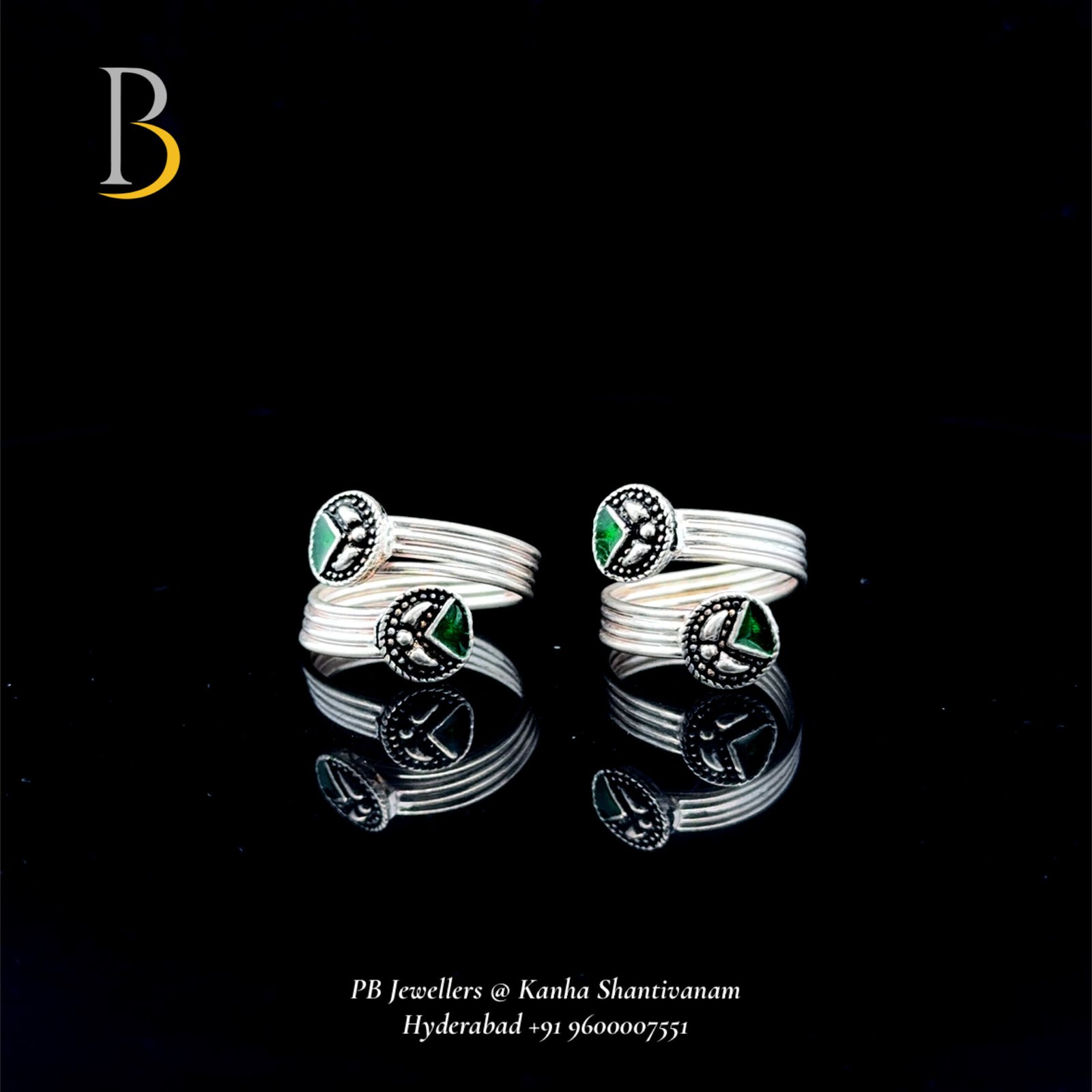 92.5 Silver Adjustable Toe Ring with Green Enamel and Tribal Detailing