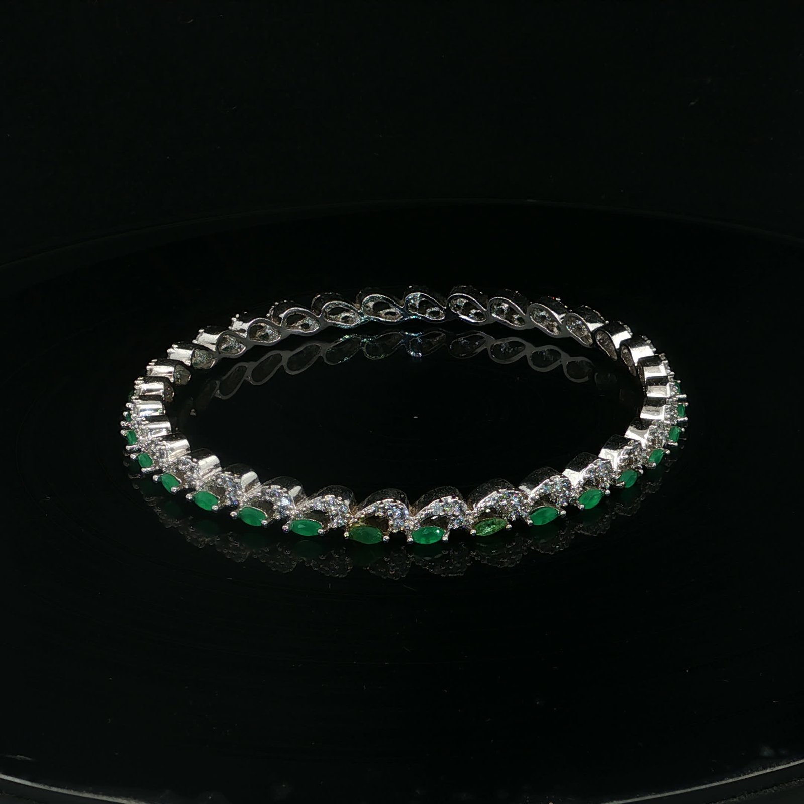 92.5 Silver Emerald & CZ Bangle β¨